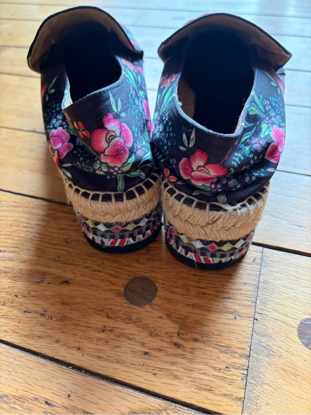 Johnny Was Black Floral Embroidered Espadrilles 9 women boho chic vacation